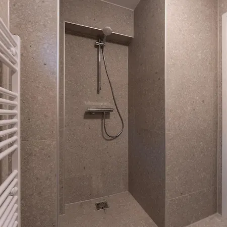 Student-friendly Close To 度假居 *