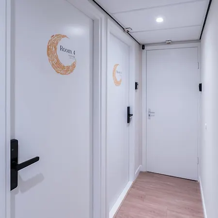 Quiet Student Room By Tilburg University Parking Tatil Evi Tilburg