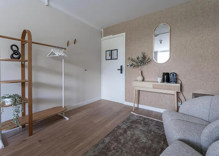 Quiet Student By Parking Holiday home