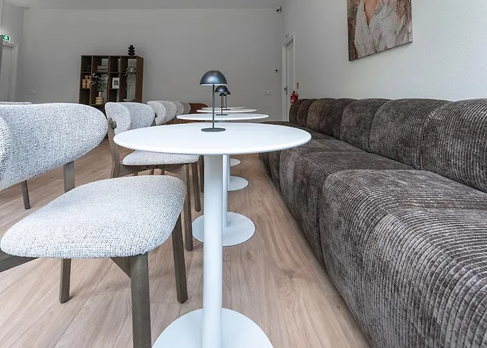 Student-friendly Close To *